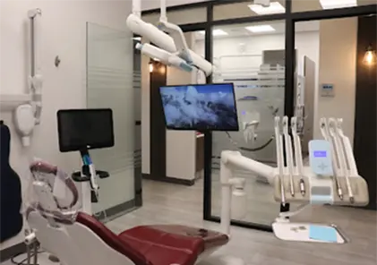dental exam room equipment setup at dental clinic near you