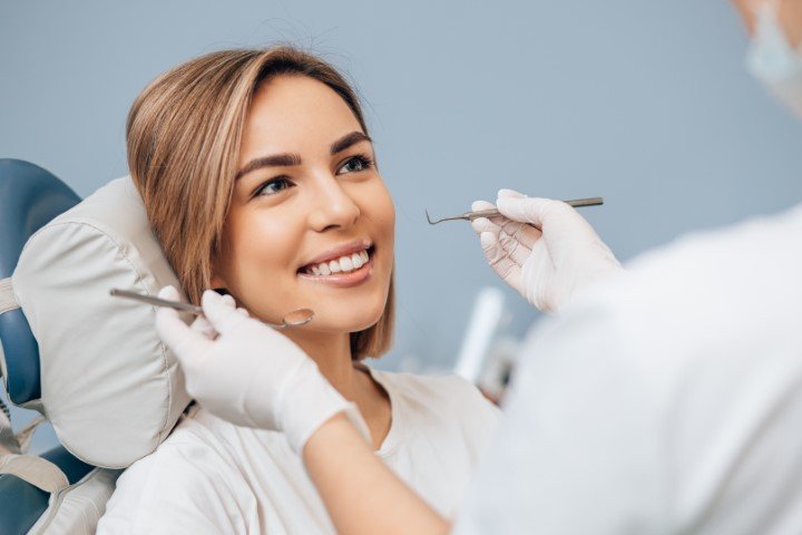 achieving a bright, healthy smile with routine cleanings